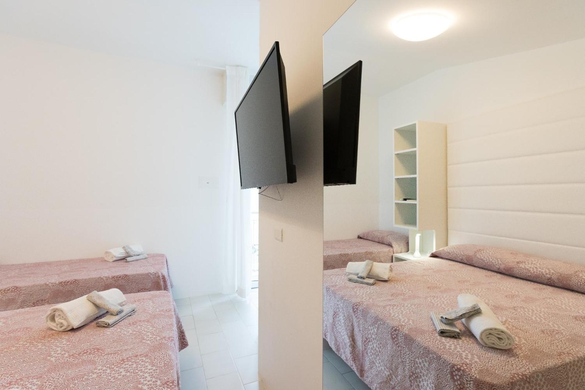 Hotel Ninfea Cattolica Ngoại thất bức ảnh