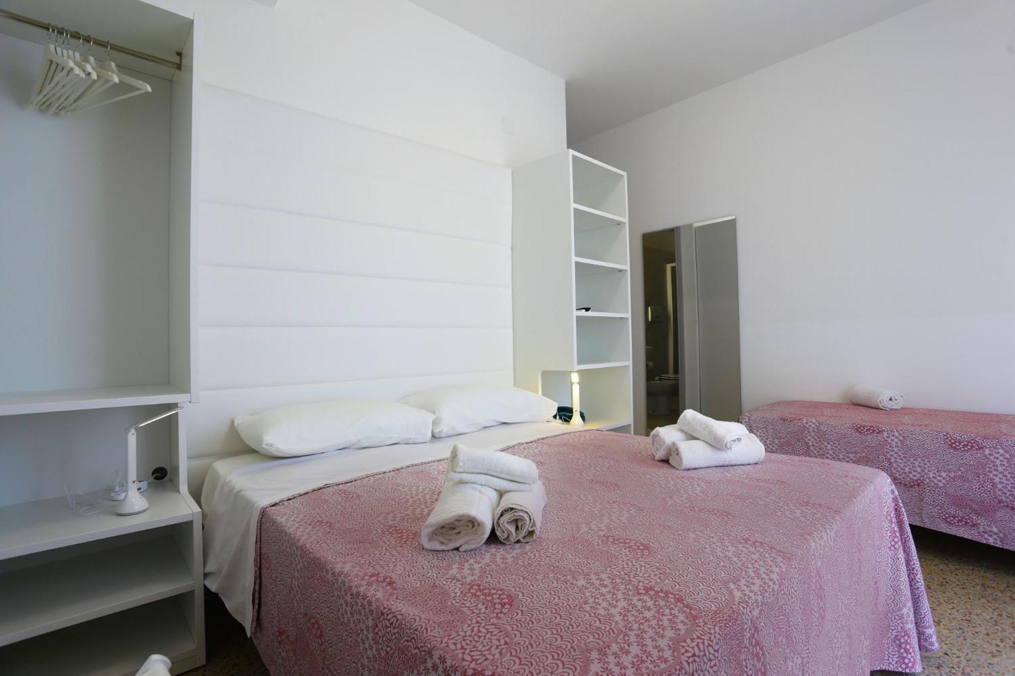 Hotel Ninfea Cattolica Ngoại thất bức ảnh