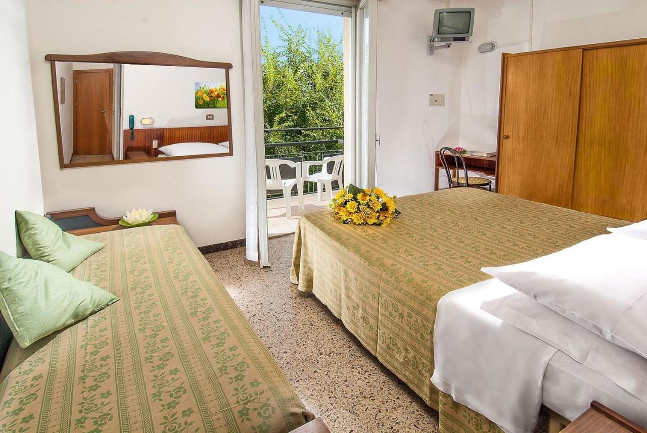 Hotel Ninfea Cattolica Ngoại thất bức ảnh